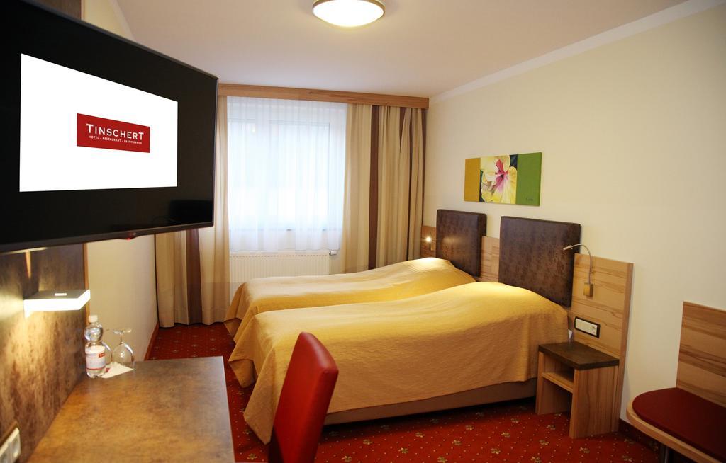 Tinschert Hotel-Restaurant-Partyservice Schwertberg Kamer foto