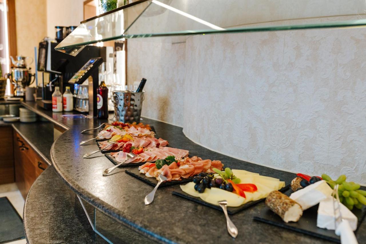 Tinschert Hotel-Restaurant-Partyservice Schwertberg Buitenkant foto